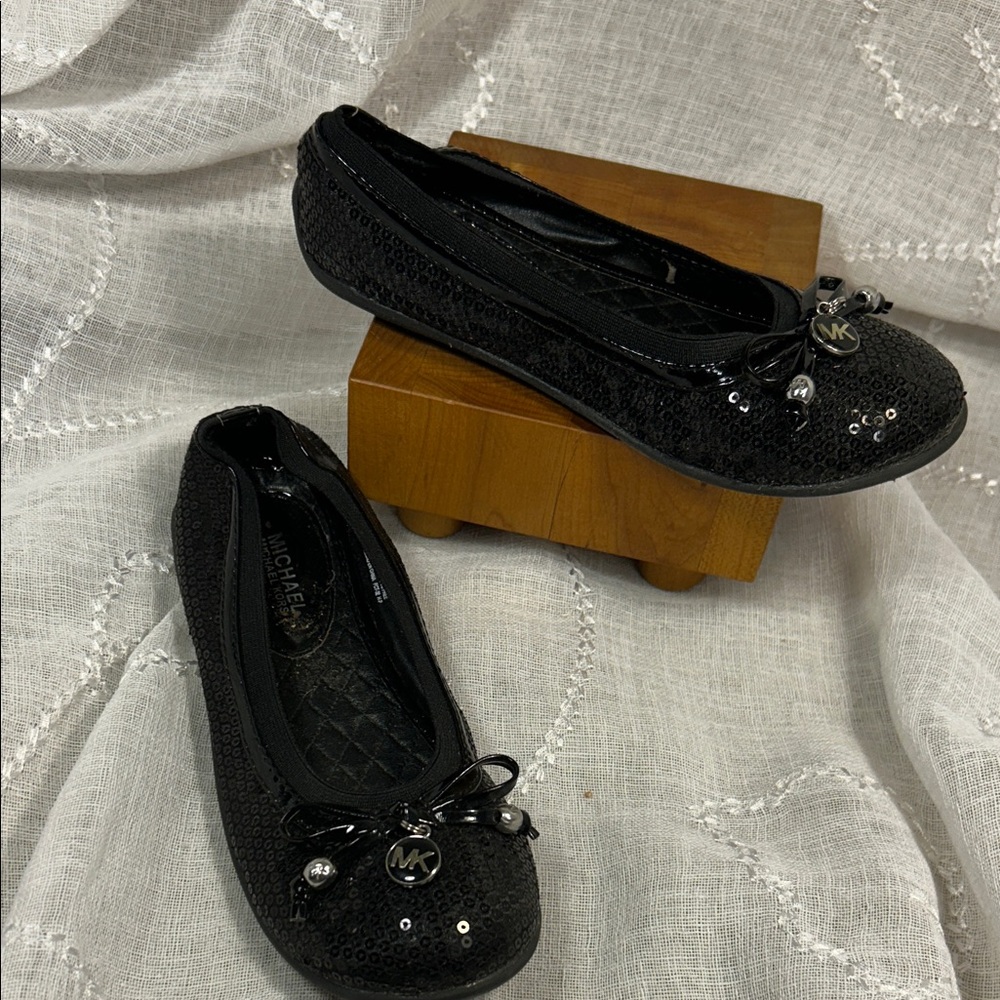 Michael Kors sparkly ballet flats KORY with charms and bow stamped sz 1